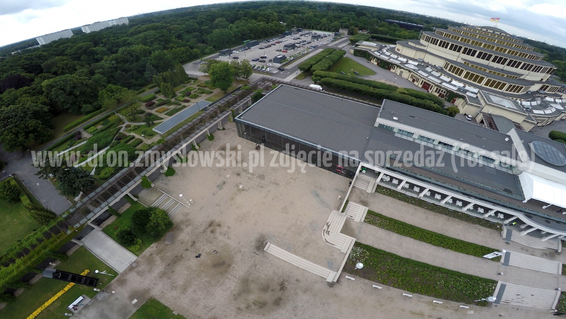 2015-07-15-dron-we-Wroclawiu-nad-hala-Stulecia-007