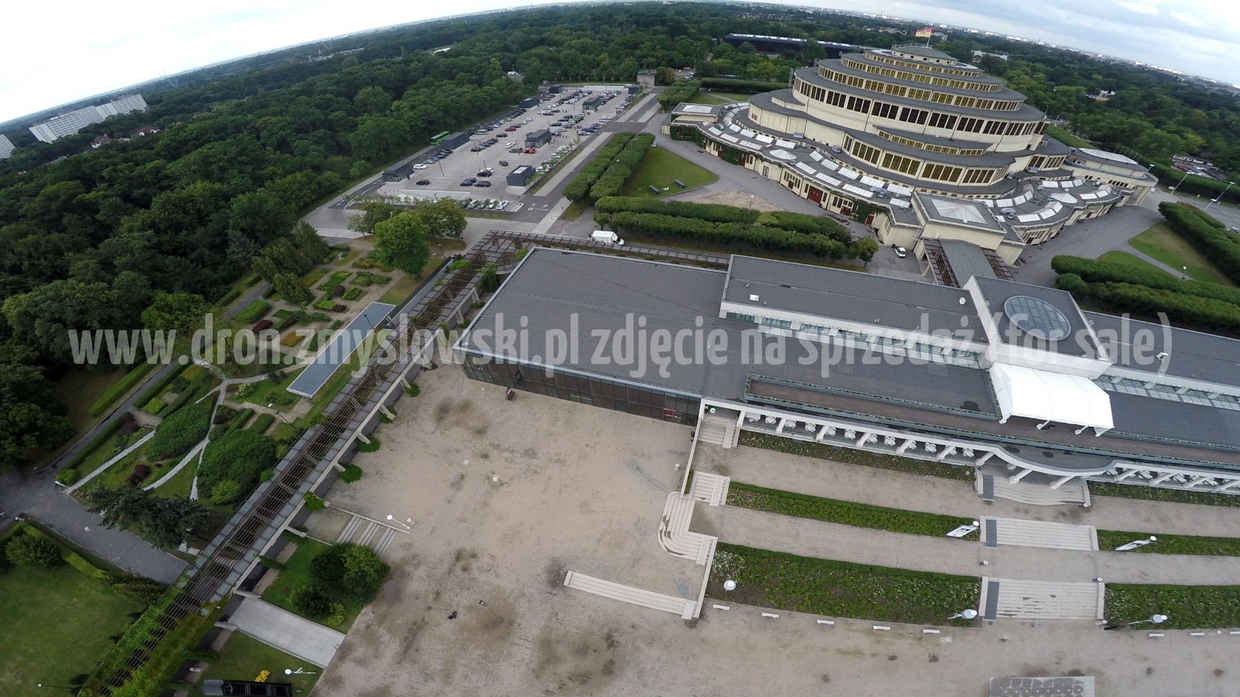 2015-07-15-dron-we-Wroclawiu-nad-hala-Stulecia-008