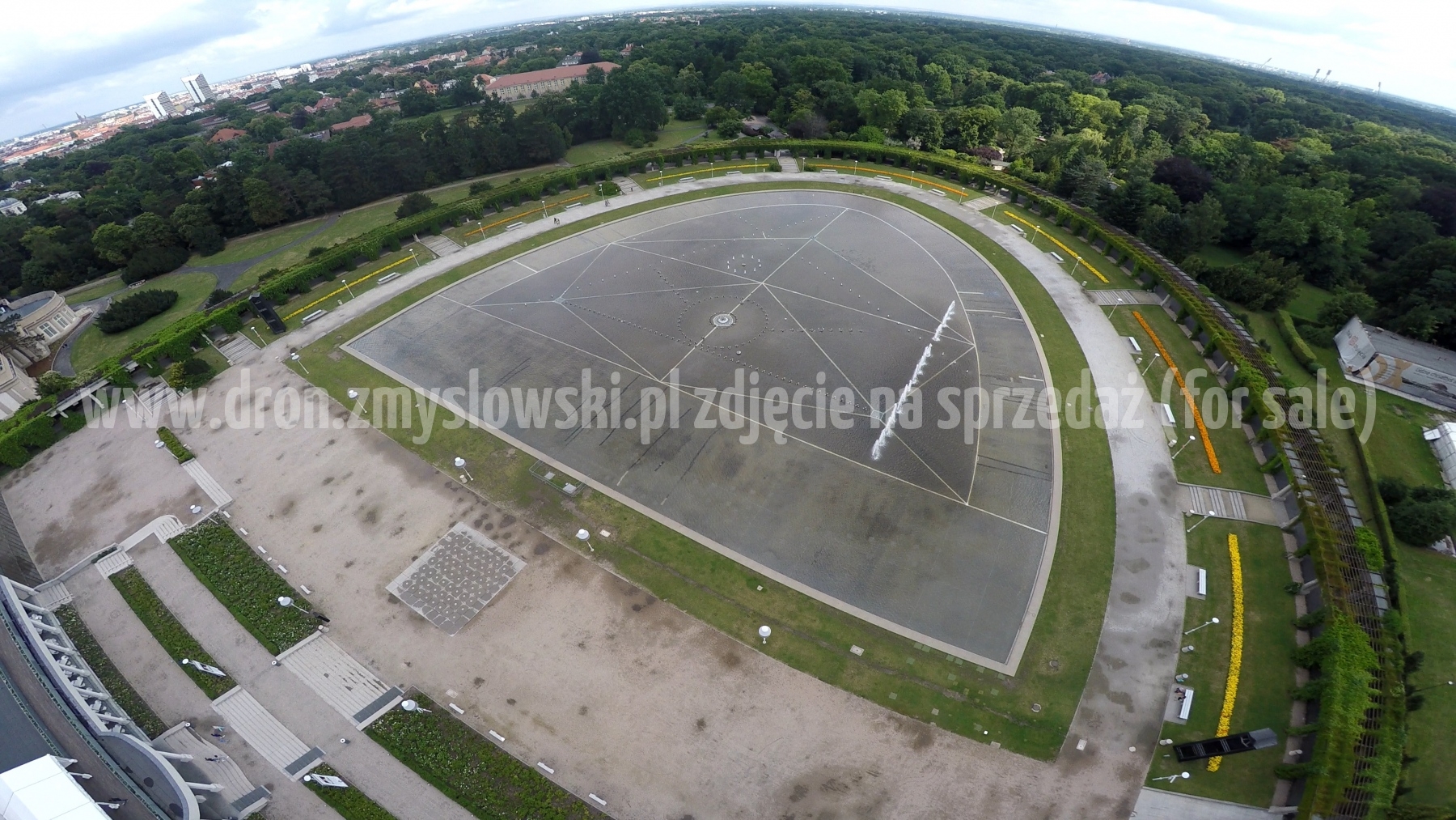 2015-07-15-dron-we-Wroclawiu-nad-hala-Stulecia-009