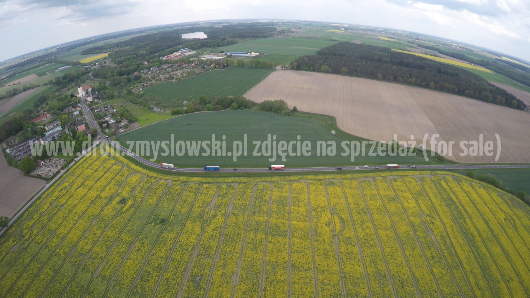 2016-05-12-lot-dronem-nad-rzepakiem-w-miejscowosci-Zamarte-001_038