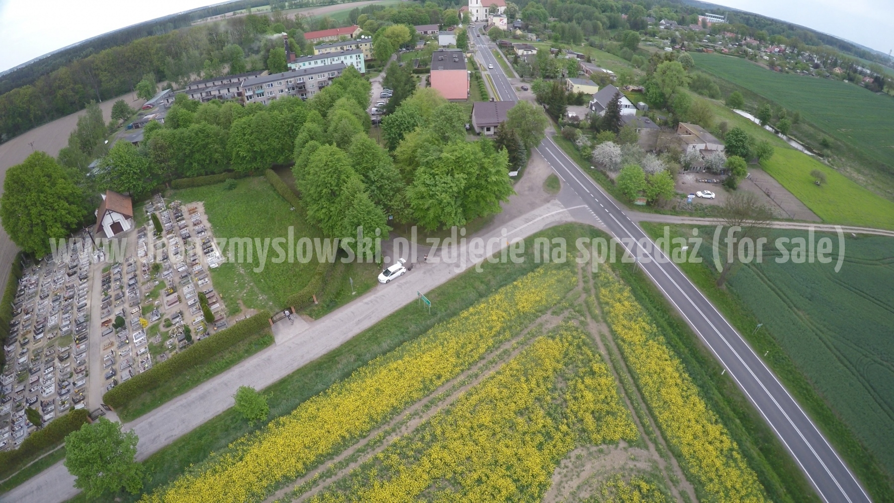 2016-05-12-lot-dronem-nad-rzepakiem-w-miejscowosci-Zamarte-002_004